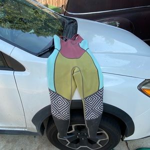 Billabong Salty Jane 2mm wetsuit